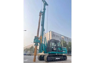 في آلة الحفر الدوراني