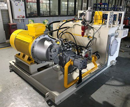 صناعة الحجر: مكبس هيدروليكي للكتل