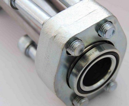 فلنجة توصيل الأنابيب في النظام الهيدروليكي